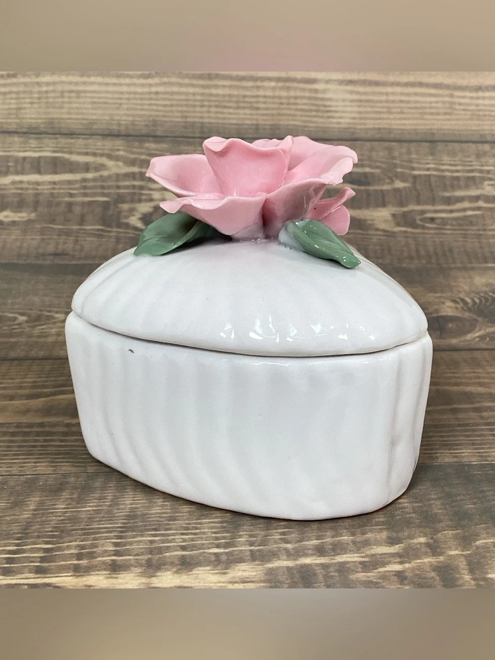 Ceramic Porcelain Heart Shaped Trinket Box With Rose Flower 3.25